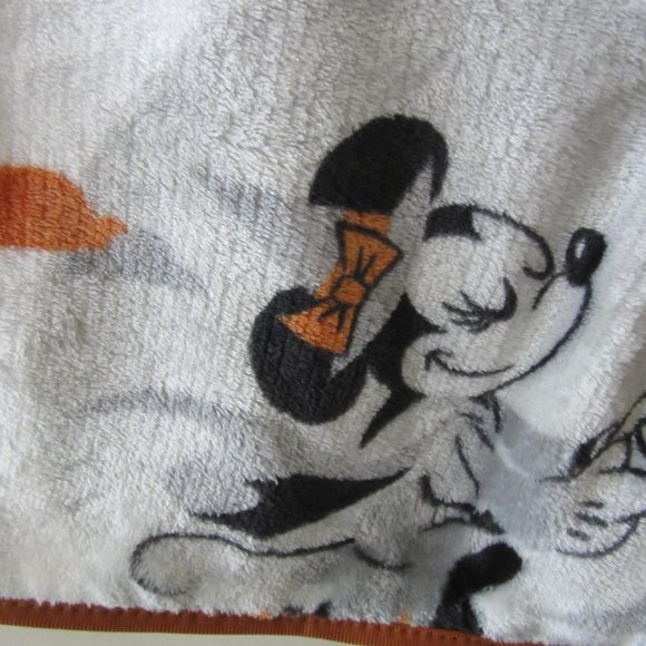 Disney Mickey Minnie Halloween Witch Vampire Throw Blanket - Picture 6 of 6